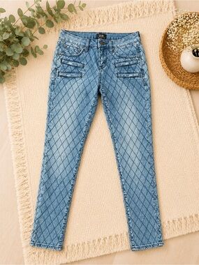 Diamond-Grid Light Blue Skinny Jeans for Women
